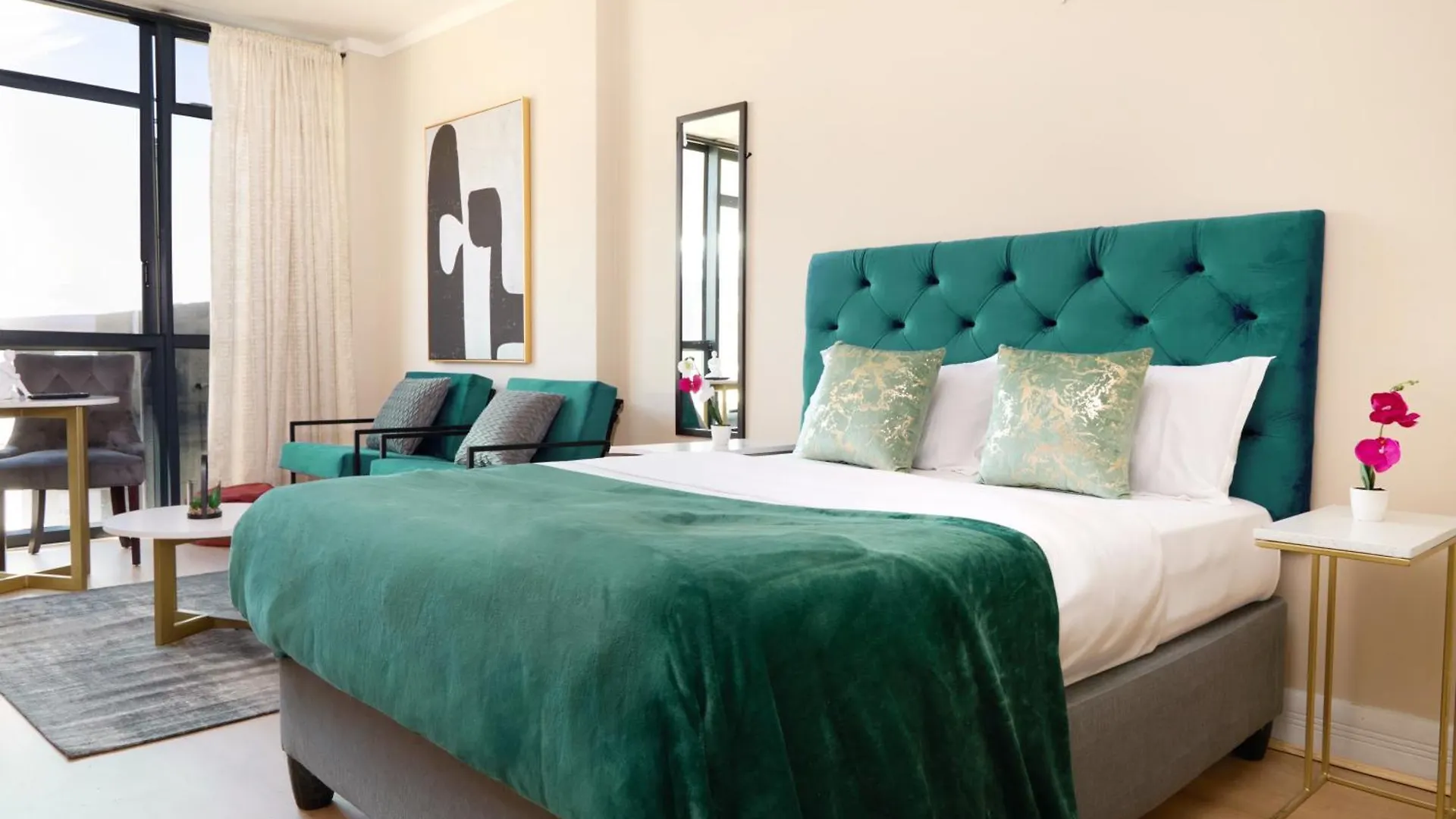 The Four Seasons Aparthotel Cape Town